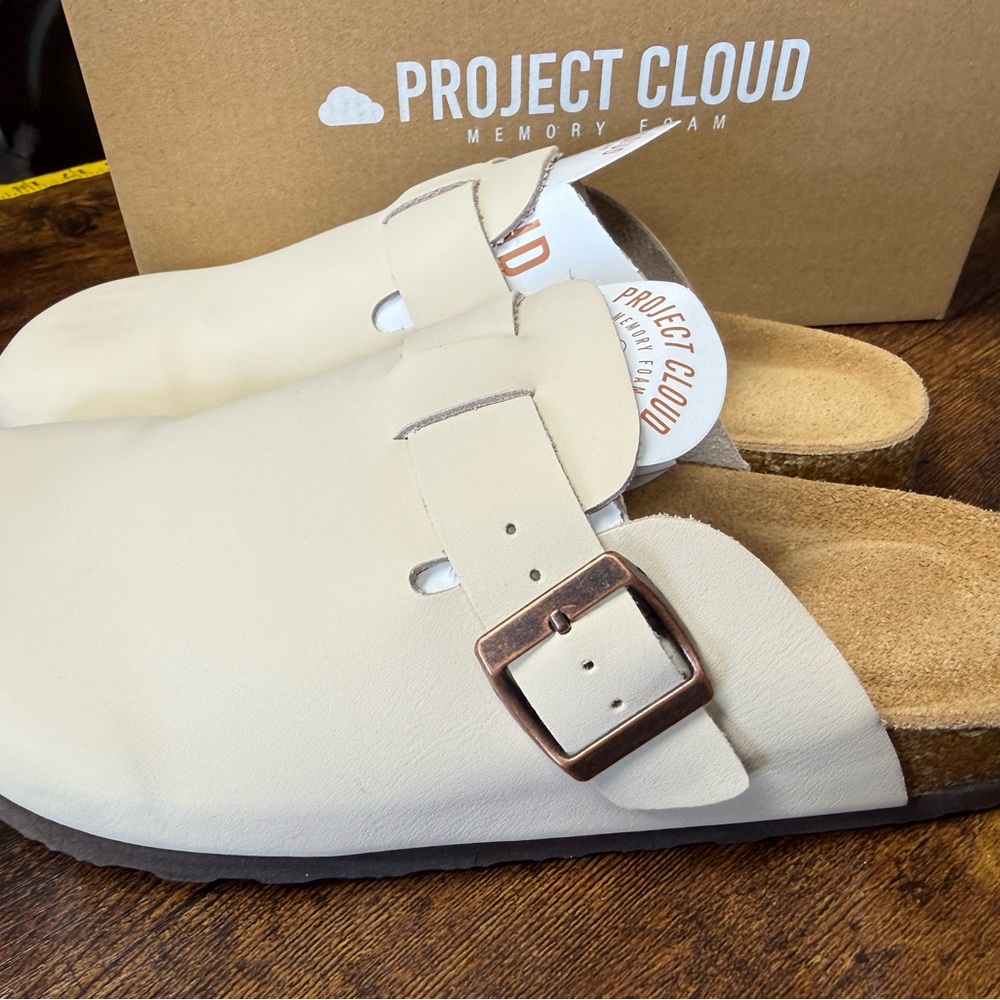 Project Cloud Benton off white wmn 7.5  Slip-On mule clog